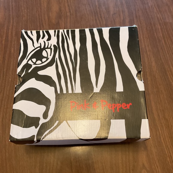 Brown wide calf dress boot with braid trim size 9.5.  Only worn twice - Picture 5 of 14